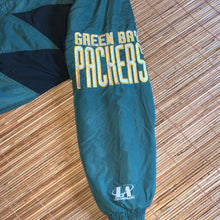 Load image into Gallery viewer, L/XL - Vintage Green Bay Packers Quilted Sharktooth Jacket