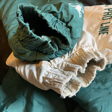 Load image into Gallery viewer, L/XL - Vintage Green Bay Packers Quilted Sharktooth Jacket