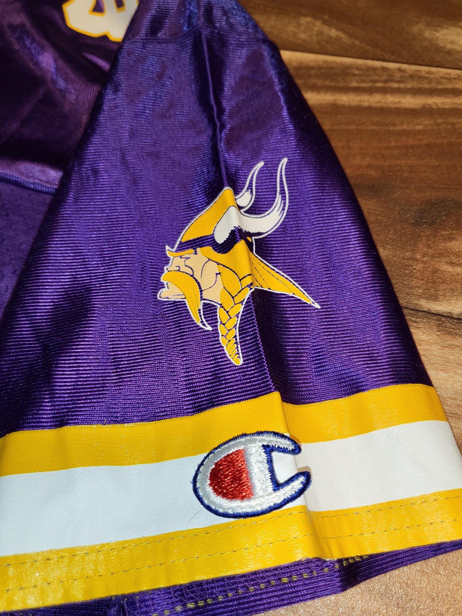 Youth XL - Vintage Randy Moss Minnesota Vikings Champion Sports Jersey –  Twisted Thrift