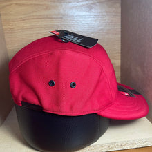 Load image into Gallery viewer, NWT Wisconsin Badgers Under Armour 5 Panel Snapback Hat