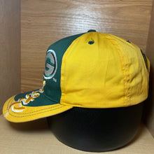 Load image into Gallery viewer, Vintage Green Bay Packers LOGO 7 Script Snapback Hat