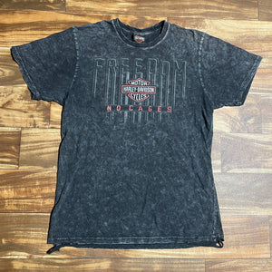 M - Harley Davidson Freedom No Cages Distressed Shirt