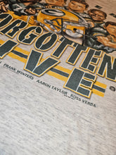 Load image into Gallery viewer, M - Vintage 1997 Green Bay Packers Forgotten Five Caricature Shirt