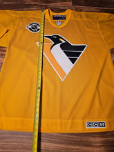 Load image into Gallery viewer, XL - Vintage Pittsburgh Penguins NHL Hockey CCM Jersey