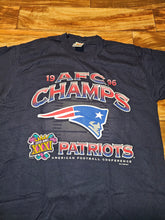 Load image into Gallery viewer, L - Vintage New England Patriots NFL Super Bowl XXXI Shirt