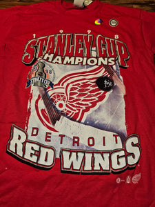 M - NEW Vintage 1998 Red Wings NHL Stanley Cup Champions Shirt