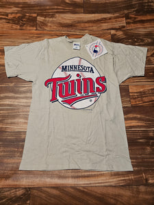 M - NEW Vintage 1998 Minnesota Twins MLB Sports Shirt