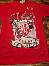 Load image into Gallery viewer, M - NEW Vintage 1998 Red Wings NHL Stanley Cup Champions Shirt