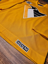 Load image into Gallery viewer, XL - Vintage Pittsburgh Penguins NHL Hockey CCM Jersey