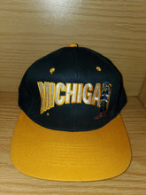 Load image into Gallery viewer, Vintage 1993 Bugs Bunny Michigan Hat