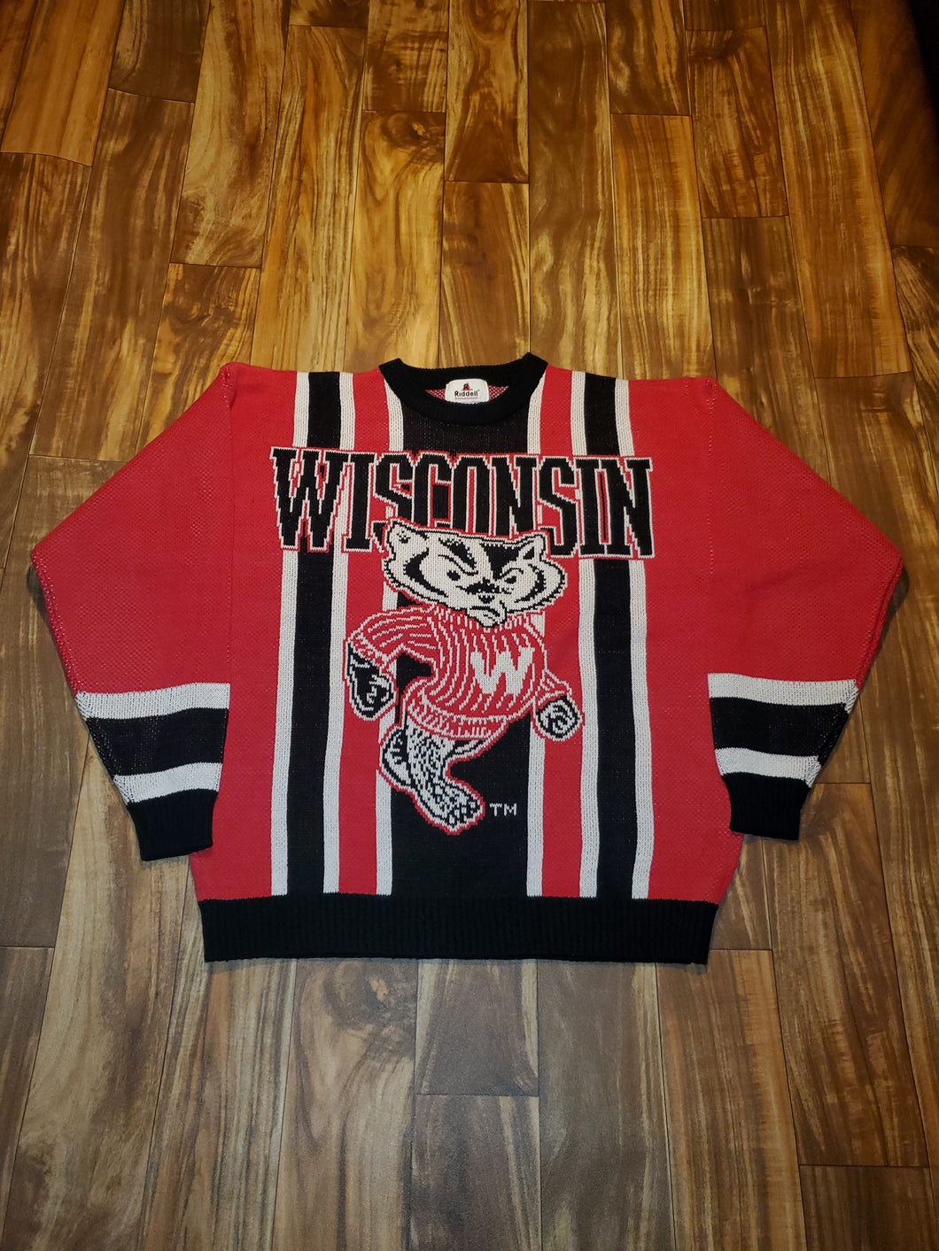 L - NEW Vintage Wisconsin Badgers Sweater