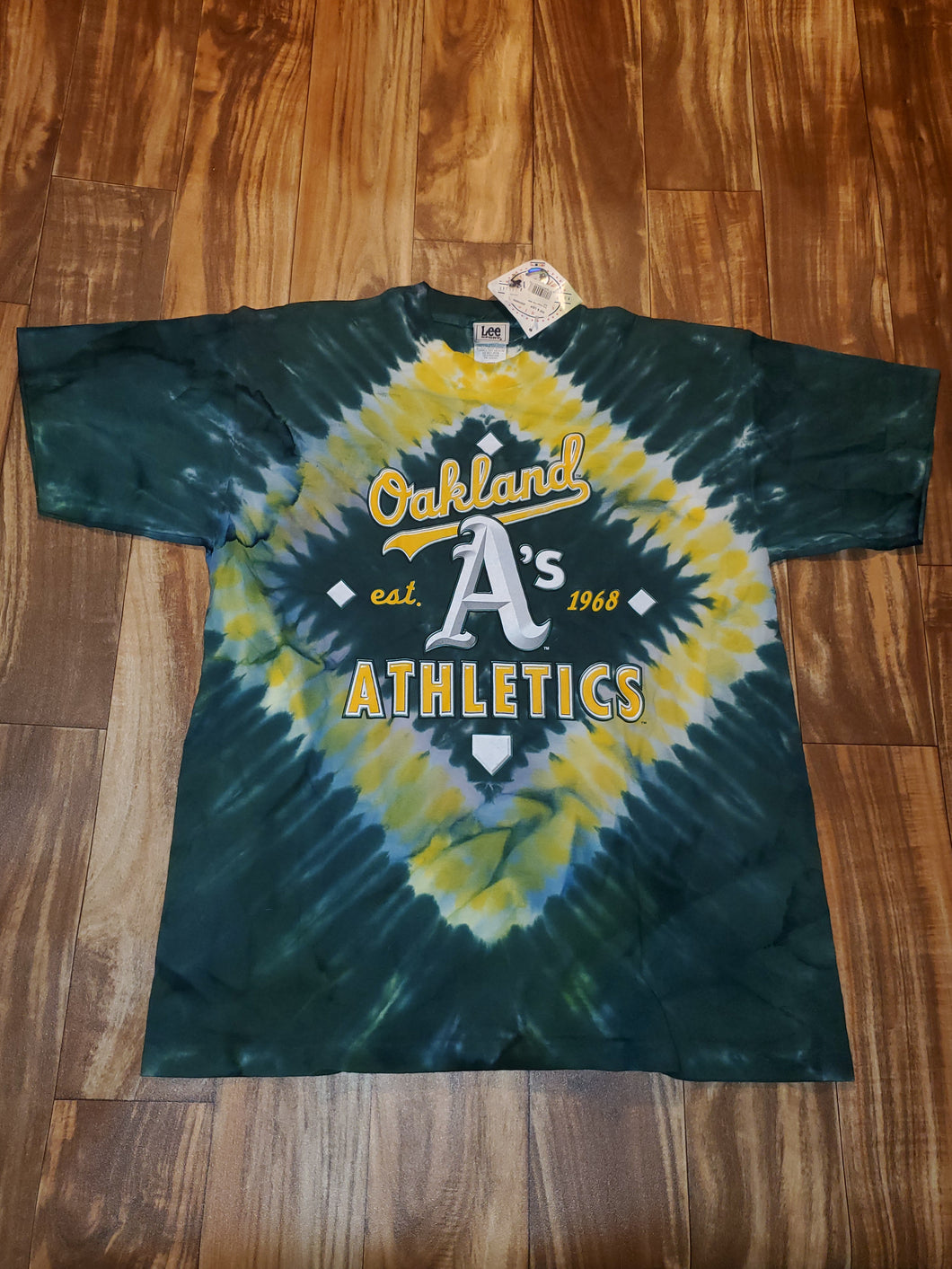 L - Vintage Oakland A's Tie Dye Shirt – Twisted Thrift