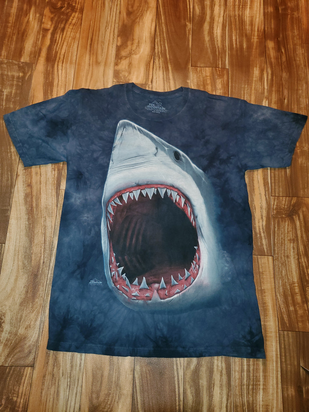 L - 2009 Shark The Mountain Shirt