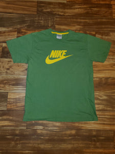 L - 2000s Nike Shirt