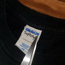 Load image into Gallery viewer, M - Family Guy 2010 Batman &amp; Robin Shirt