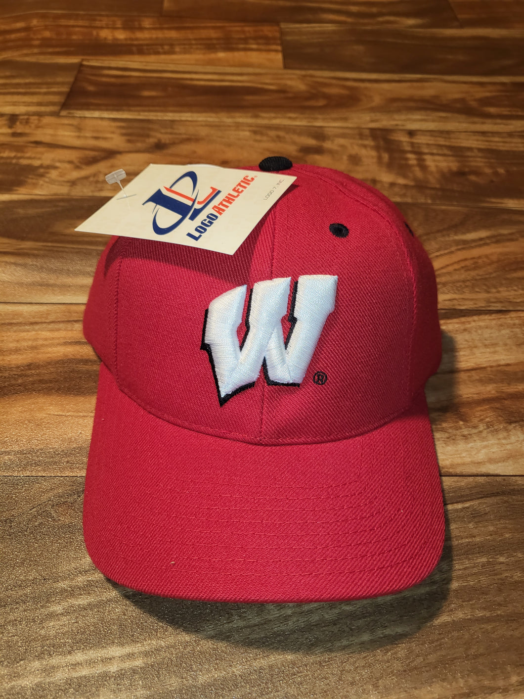 NEW Vintage Wisconsin Badgers NCAA Logo Athletics Hat