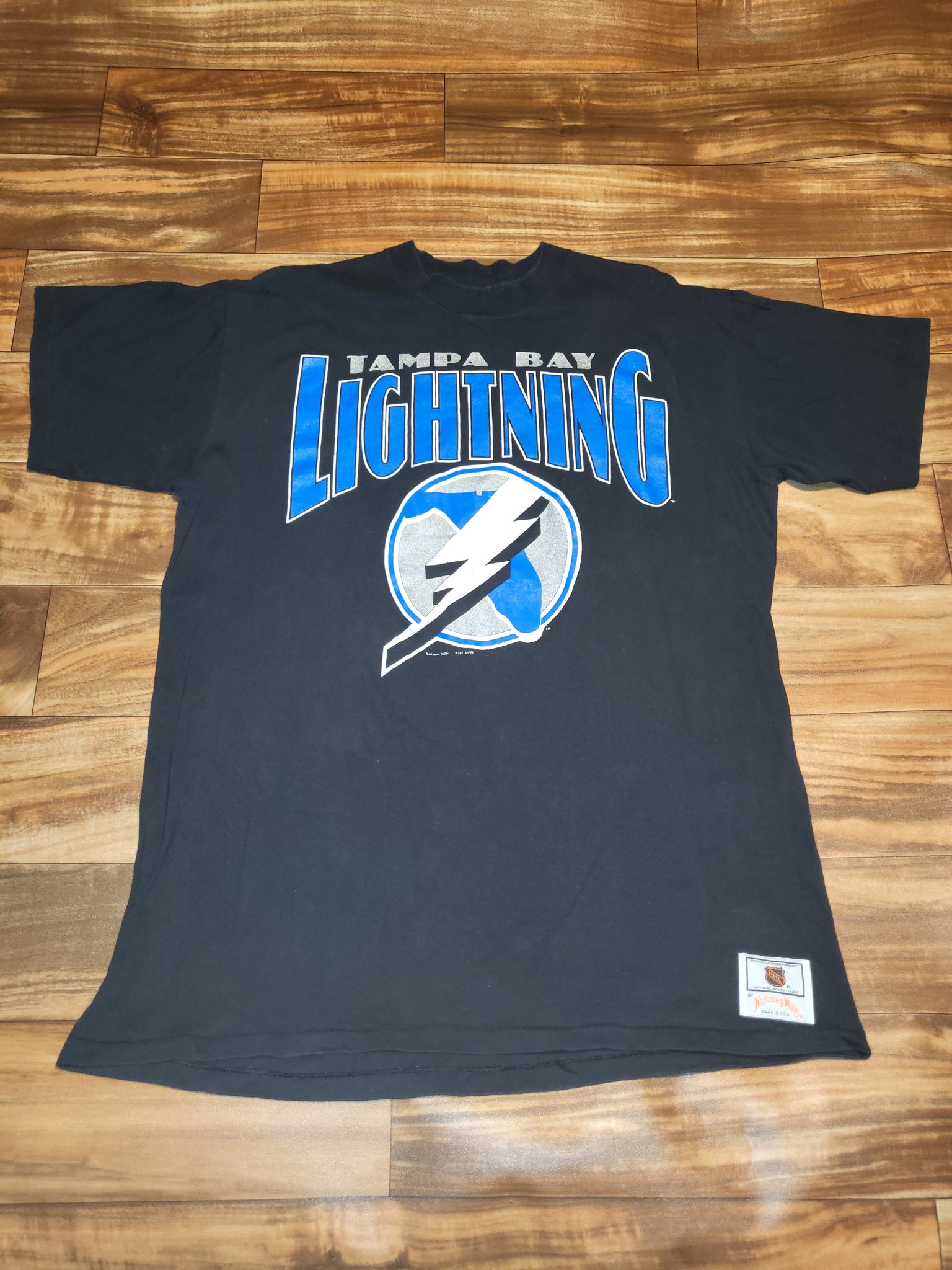Vintage Tampa Bay Lightning Nutmeg Hockey Tshirt, Size Medium