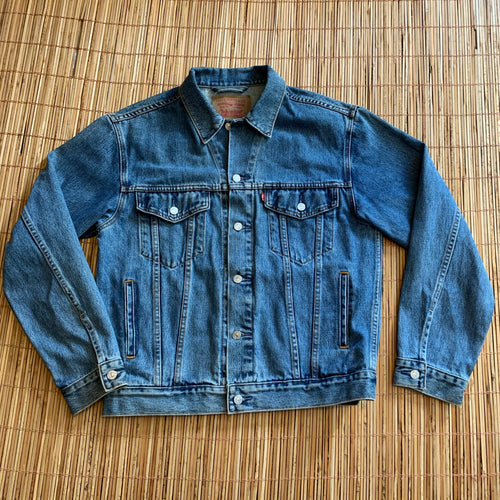 M - Levi’s Denim Jean Jacket