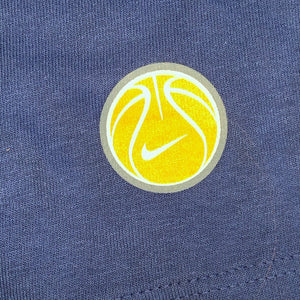 M - Vintage Nike Basketball Dunking Shirt