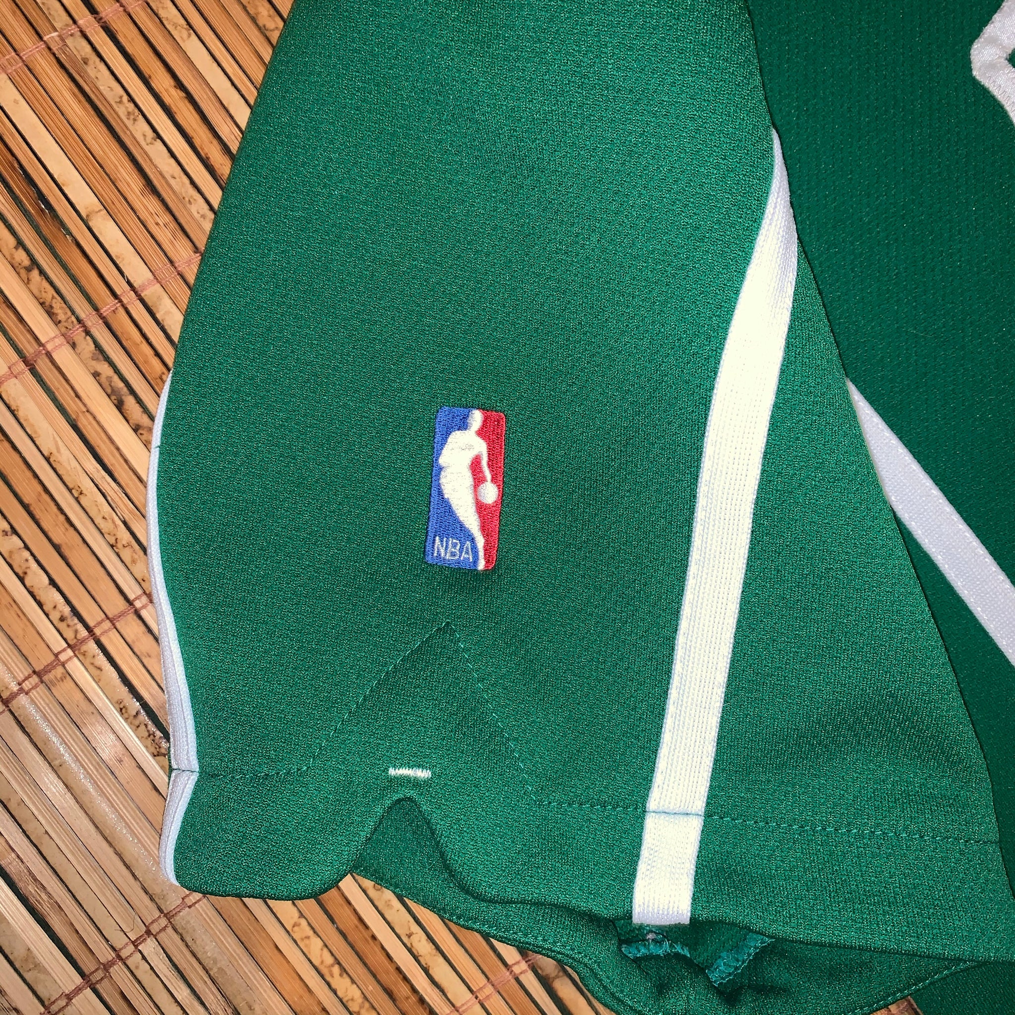 Vintage Boston Celtics #34 Jersey  Urban Outfitters Japan - Clothing,  Music, Home & Accessories