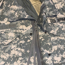 Load image into Gallery viewer, M - U.S. Army Cold Weather Camo Field Jacket