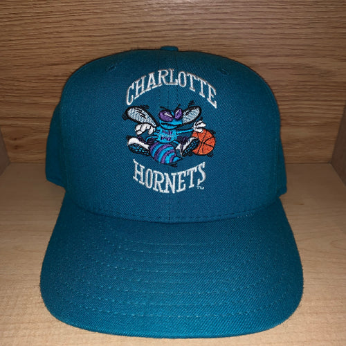 Vintage Charlotte Hornets Fitted Hat