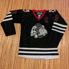 Load image into Gallery viewer, L - RARE Chicago Blackhawks Skull Captain Jersey