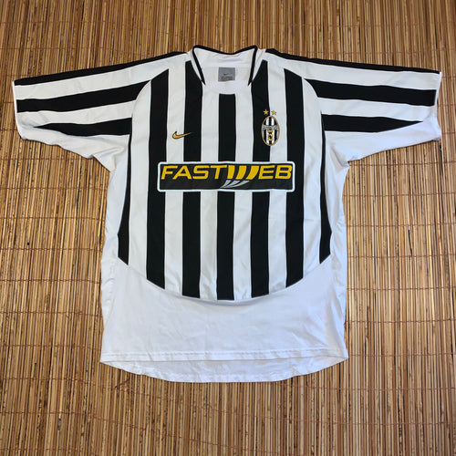 L - Nike Juventus Striped Jersey