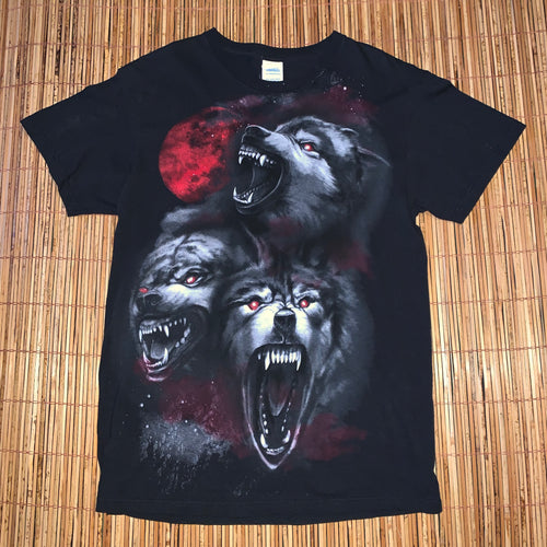M - Growling Wolves Graphic Shirt