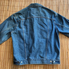 Load image into Gallery viewer, M - Levi’s Denim Jean Jacket