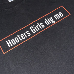 XL - Las Vegas “Hooters Girls Dig Me” Shirt