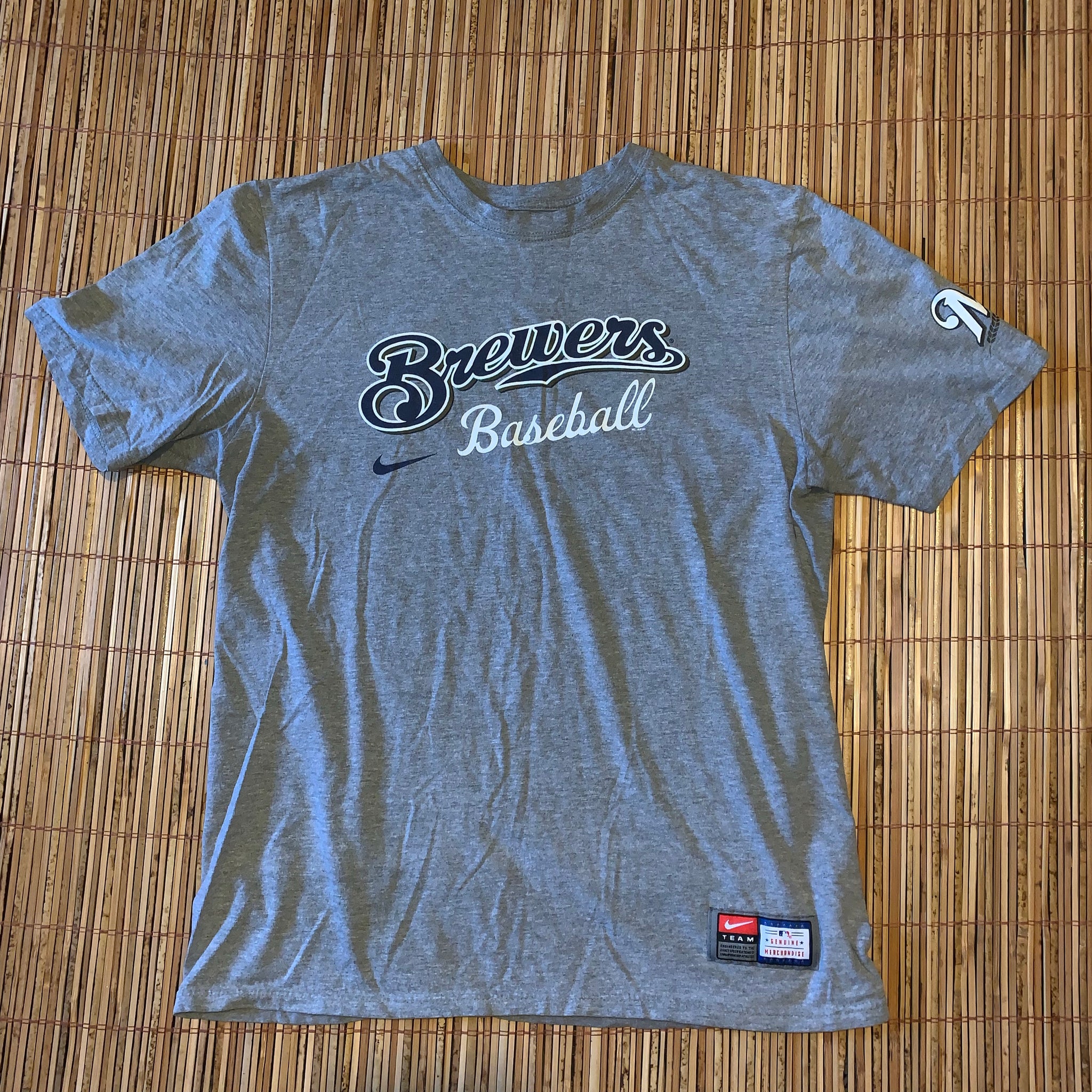 L - Milwaukee Brewers Baseball Nike Shirt – Twisted Thrift