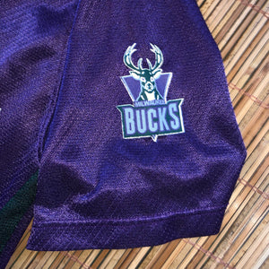 Youth L(Fits Mens M-See Measurements) - Vintage Milwaukee Bucks Jersey