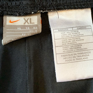 XL - Nike Basketball Spellout Shorts